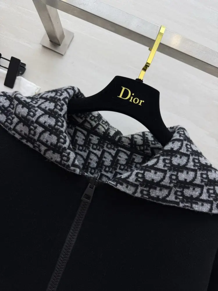 Christian Dior Двусторонний шерстяной кардиган с капюшоном — Фото 5