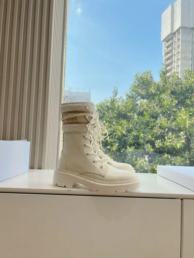 Christian Dior Ботинки Dr. Martens женские — Фото 4