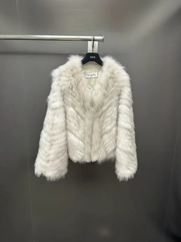 Christian Dior — Пальто из лисьего меха