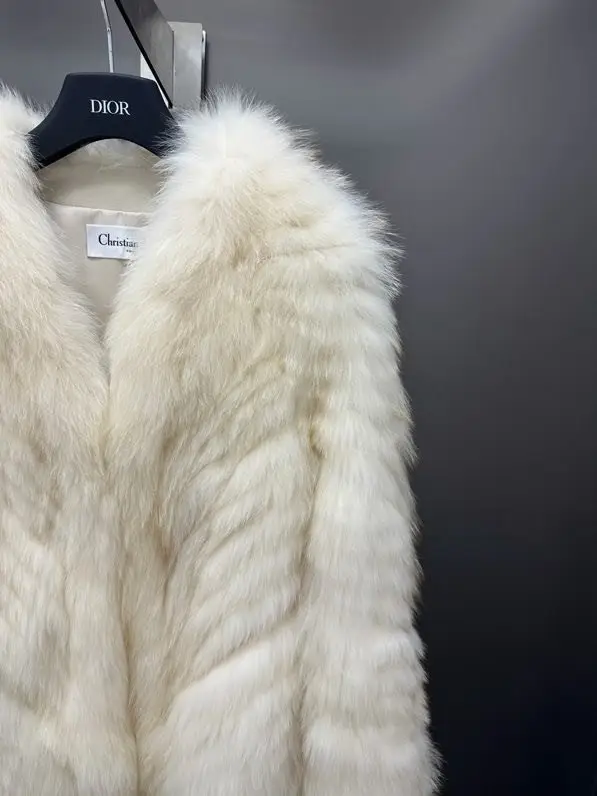 Christian Dior Пальто з лисячого хутра — Фото 2