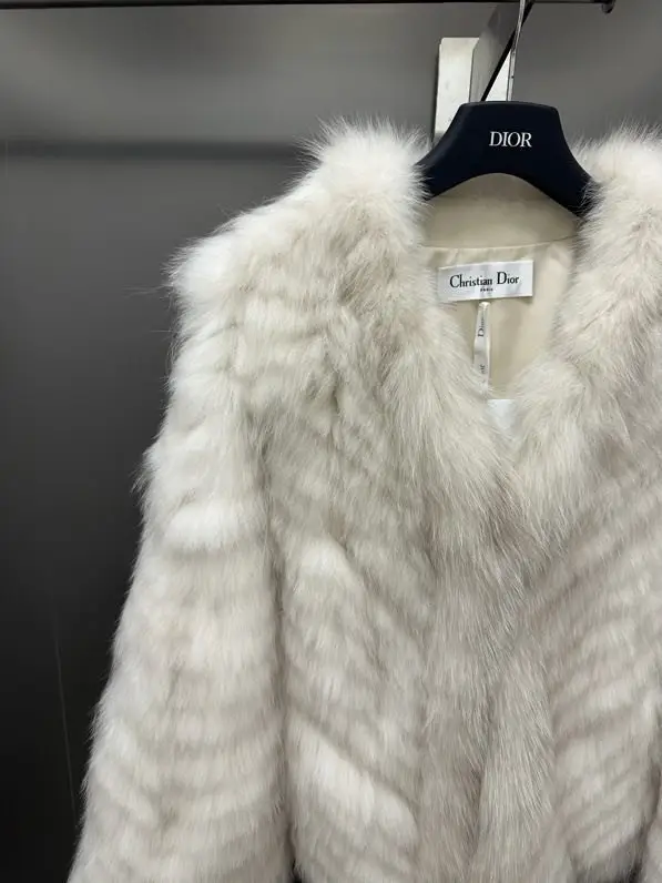 Christian Dior Пальто з лисячого хутра — Фото 2