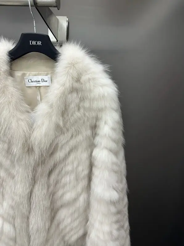 Christian Dior Пальто з лисячого хутра — Фото 3