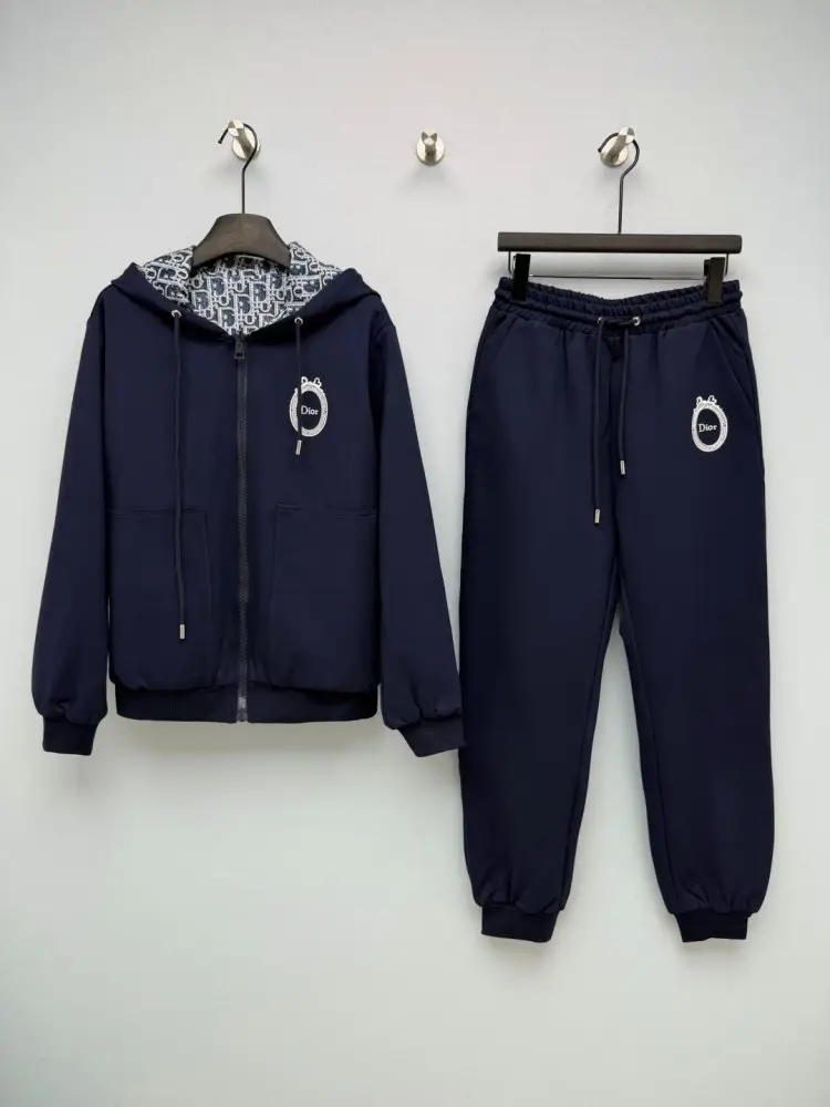Christian Dior — Costume female