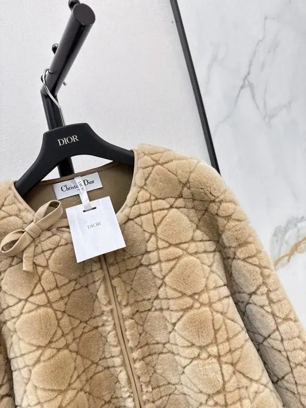 Christian Dior Куртка меховая Diana Cannage женская — Фото 3