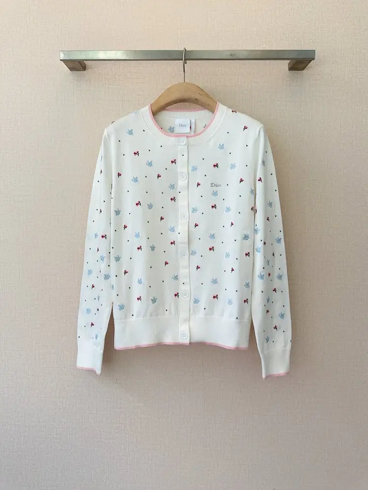 Knitted cardigan
