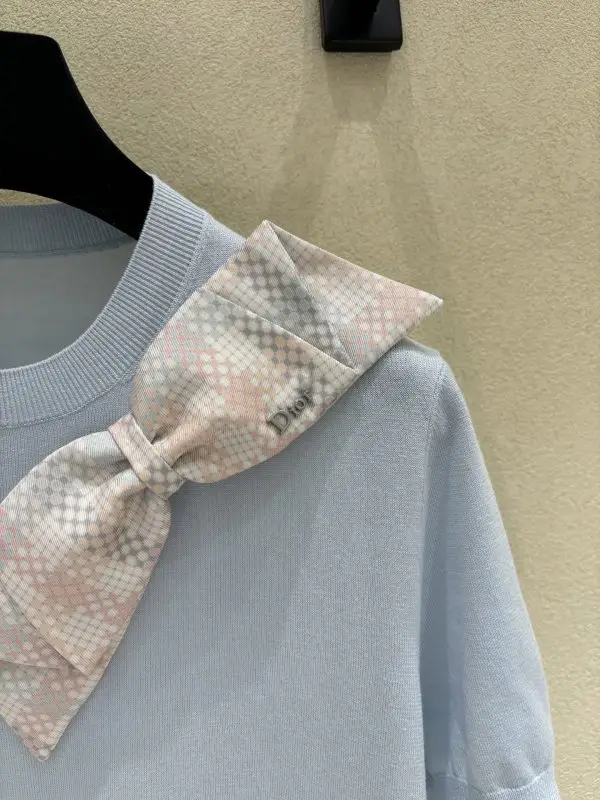 Christian Dior Knitted pullover from bow on collar — Photo 4