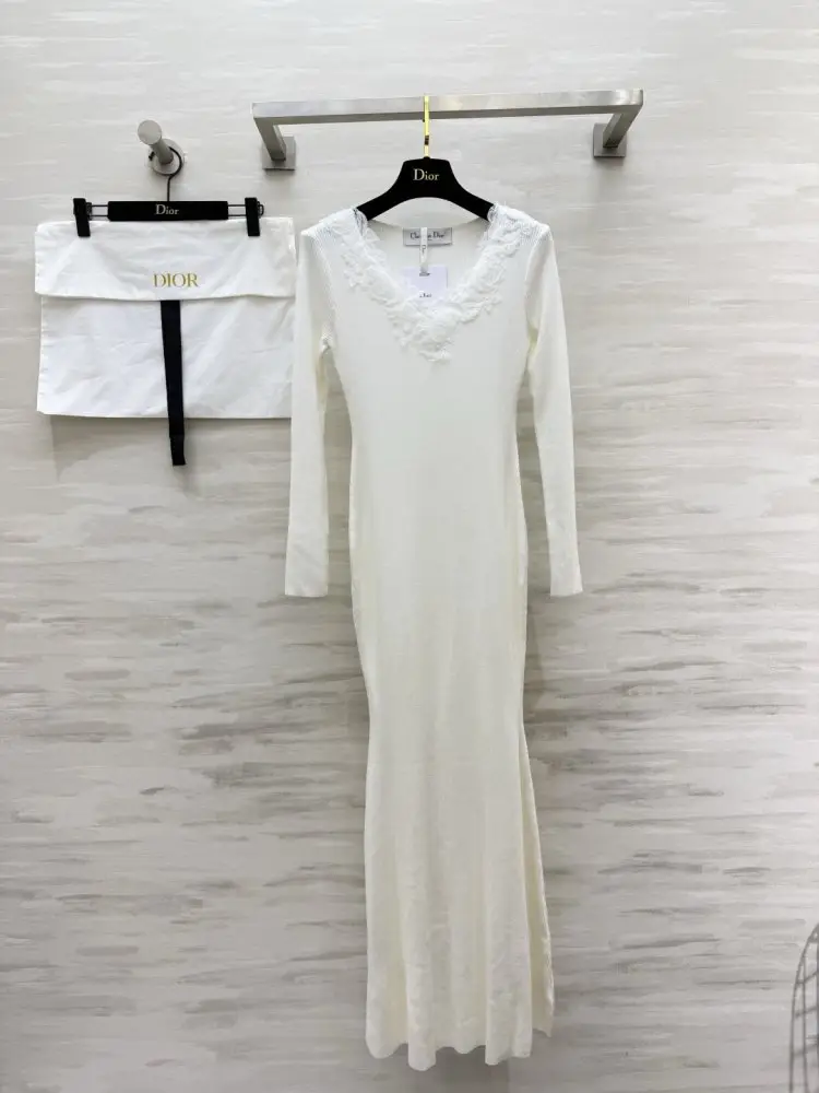 Christian Dior — Длинное платье с V-образным вырезом