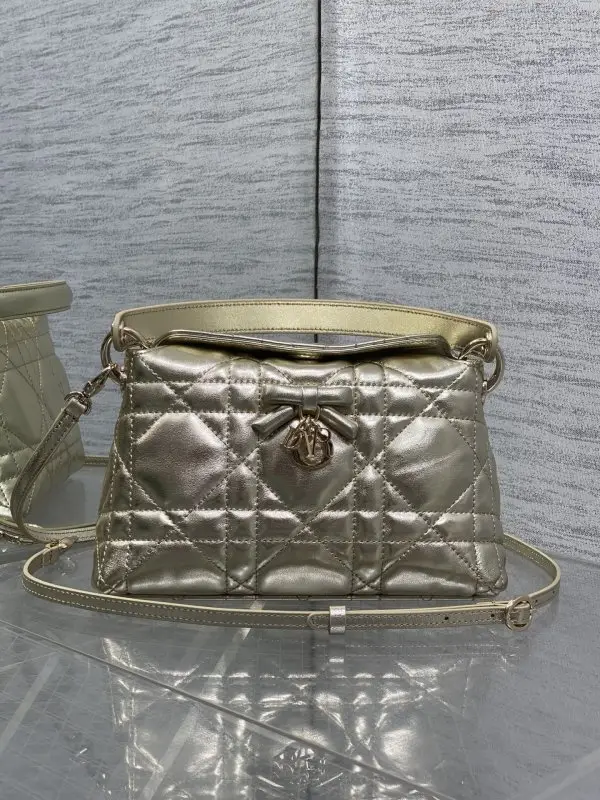 Christian Dior — Міні-сумка Adiorable Top Handle 22 см