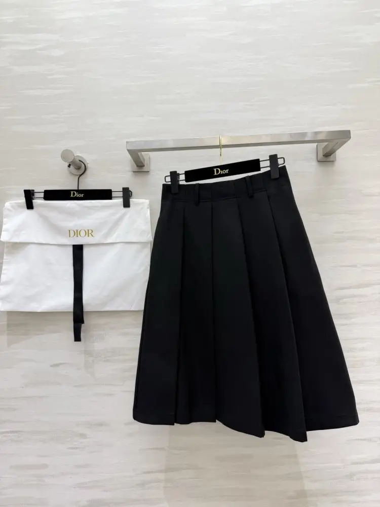Christian Dior — Плиссированная юбка миди с высокой талией