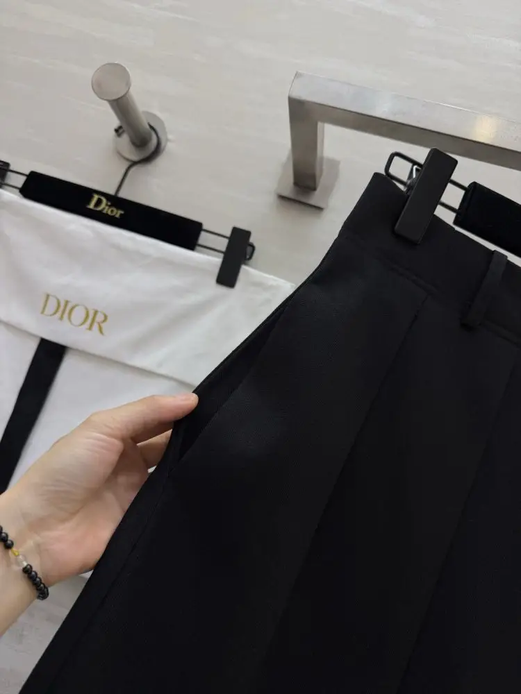 Christian Dior Pleated skirt midi from high waist — Photo 2