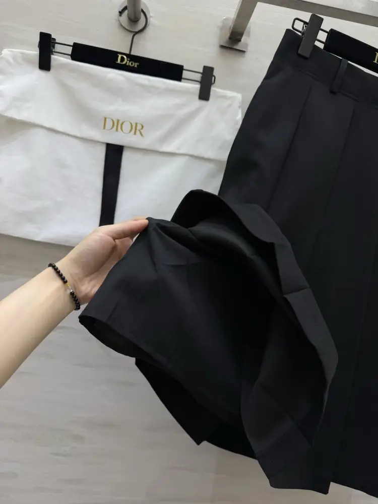 Christian Dior Pleated skirt midi from high waist — Photo 3