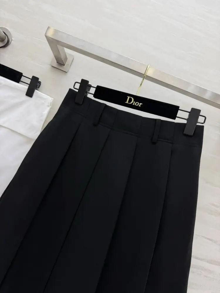 Christian Dior Pleated skirt midi from high waist — Photo 5