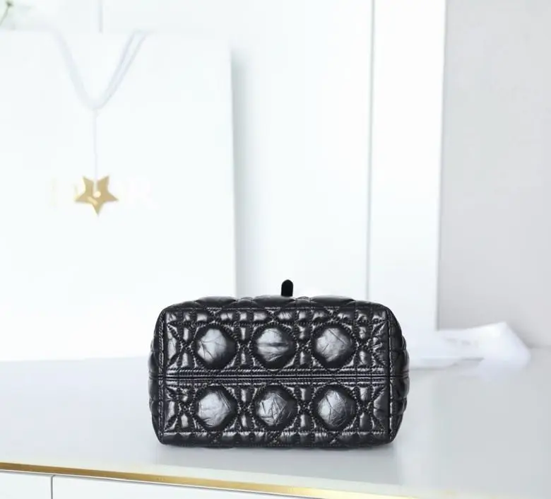 Christian Dior Quilted a bag-тоут Toujours Macrocannage 23 cm — Photo 2