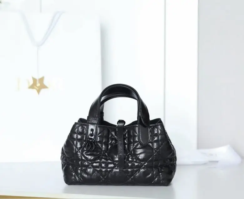 Christian Dior Quilted a bag-тоут Toujours Macrocannage 23 cm — Photo 5