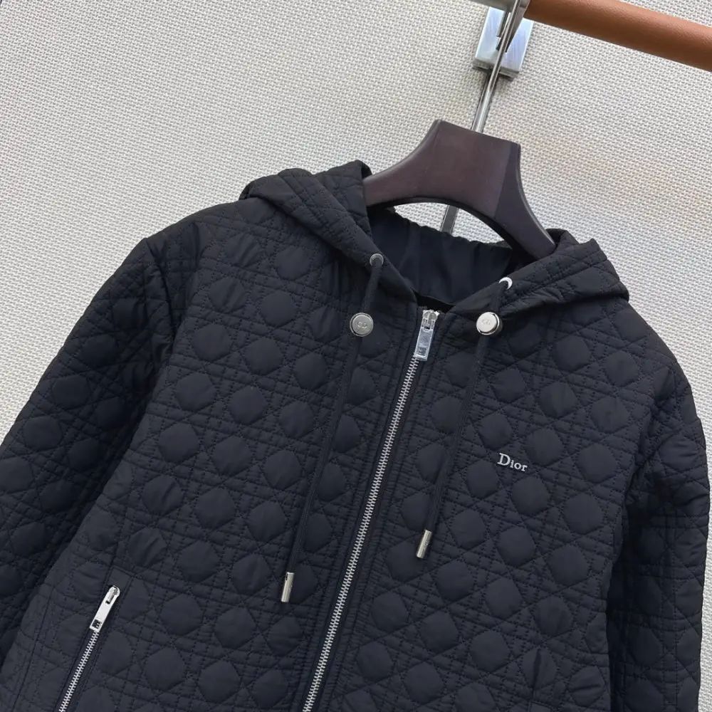 Christian Dior Quilted jacket Diana Cannage from hood — Photo 3