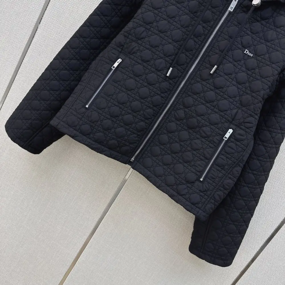 Christian Dior Quilted jacket Diana Cannage from hood — Photo 5