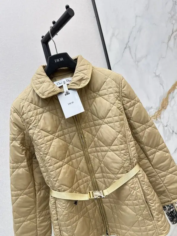 Christian Dior Стеганая жіноча куртка — Фото 3
