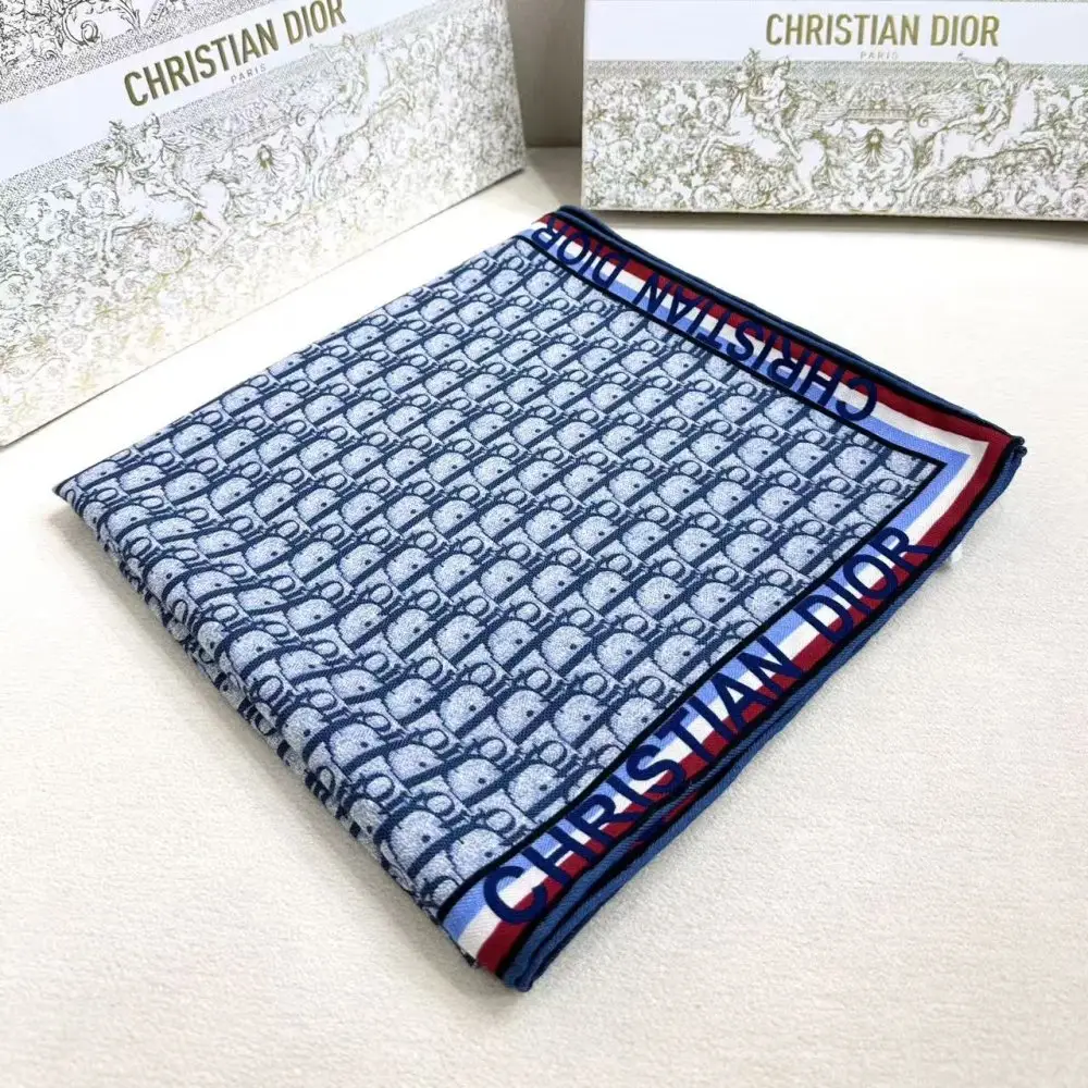 Christian Dior — Scarf of cashmere