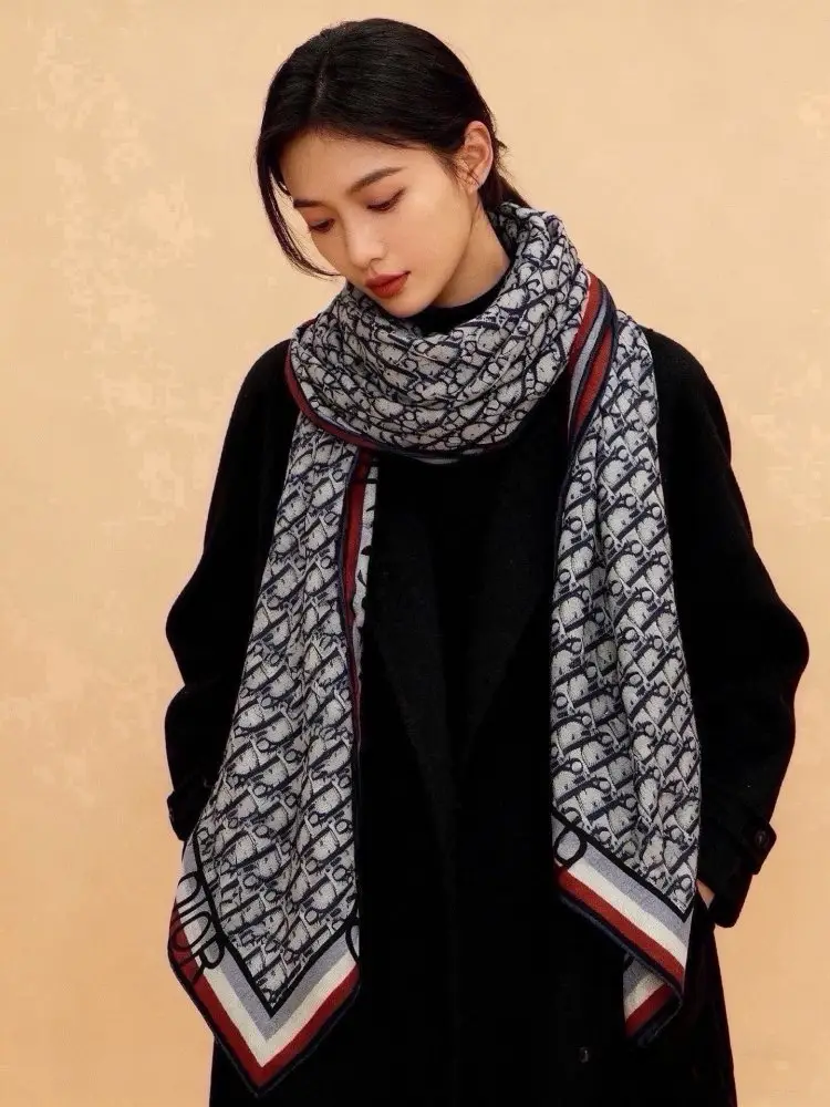 Christian Dior Scarf of cashmere — Photo 3
