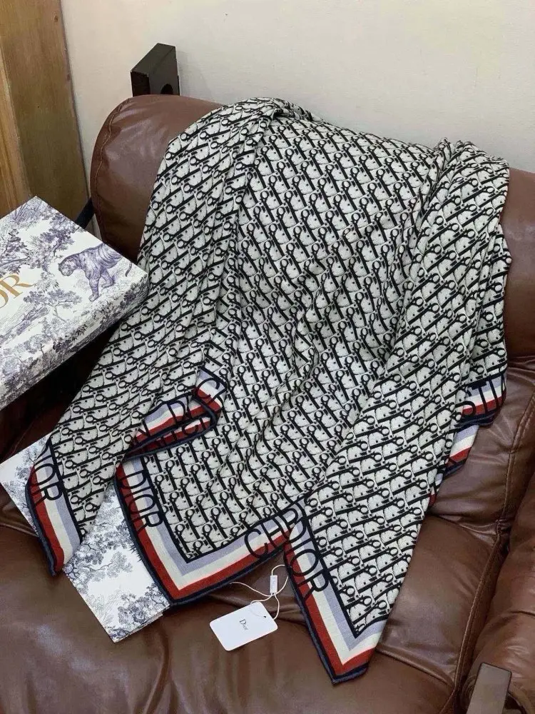 Christian Dior Scarf of cashmere — Photo 4