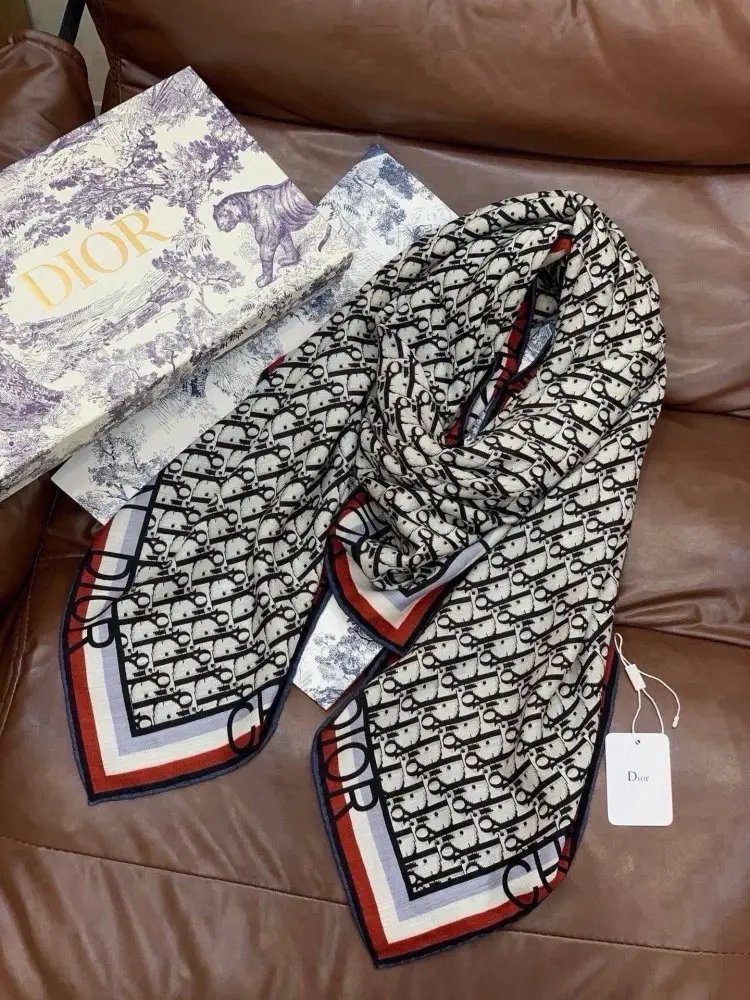 Christian Dior Scarf of cashmere — Photo 5
