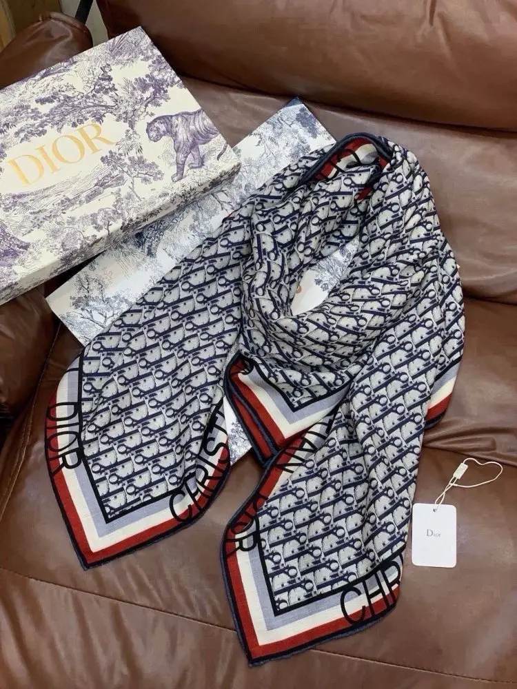 Christian Dior Scarf of cashmere — Photo 5