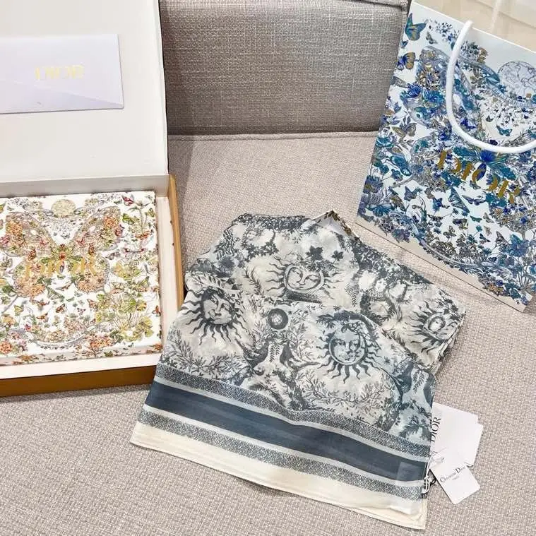 Christian Dior — Shawl 120х160 cm