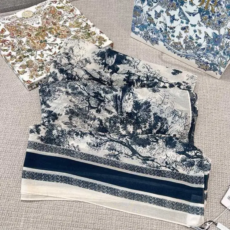 Christian Dior — Shawl 120х160 cm