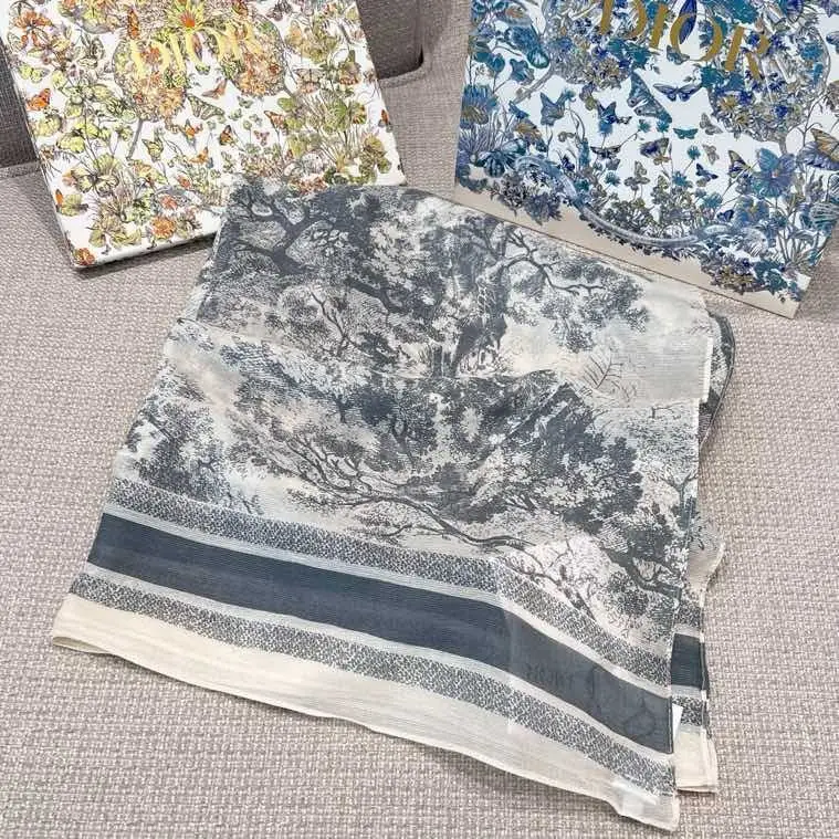 Christian Dior — Shawl 120х160 cm