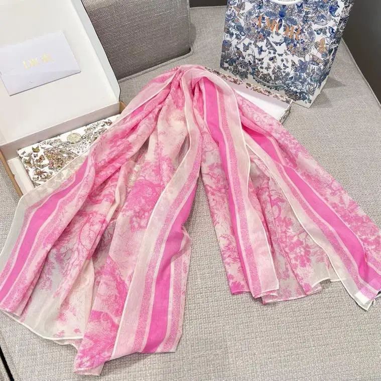 Christian Dior Shawl 120х160 cm — Photo 4
