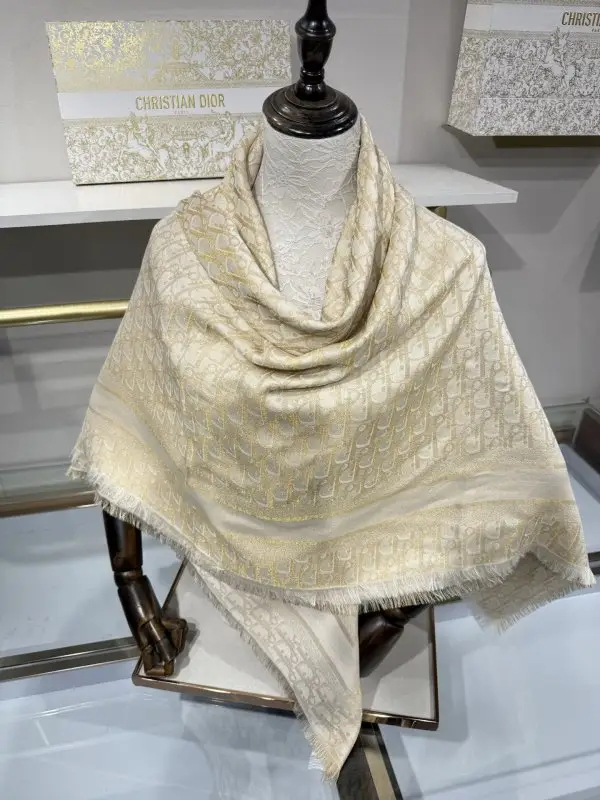 Christian Dior — Shawl of silks and cashmere 140х140