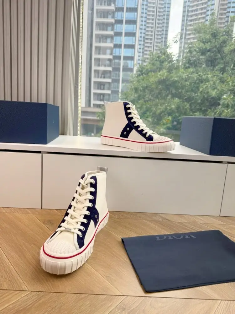 Christian Dior Shoes women's Dior Saltwind Sneakers — Photo 4