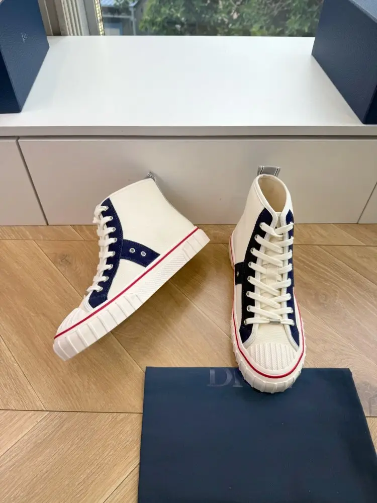 Christian Dior Shoes women's Dior Saltwind Sneakers — Photo 5