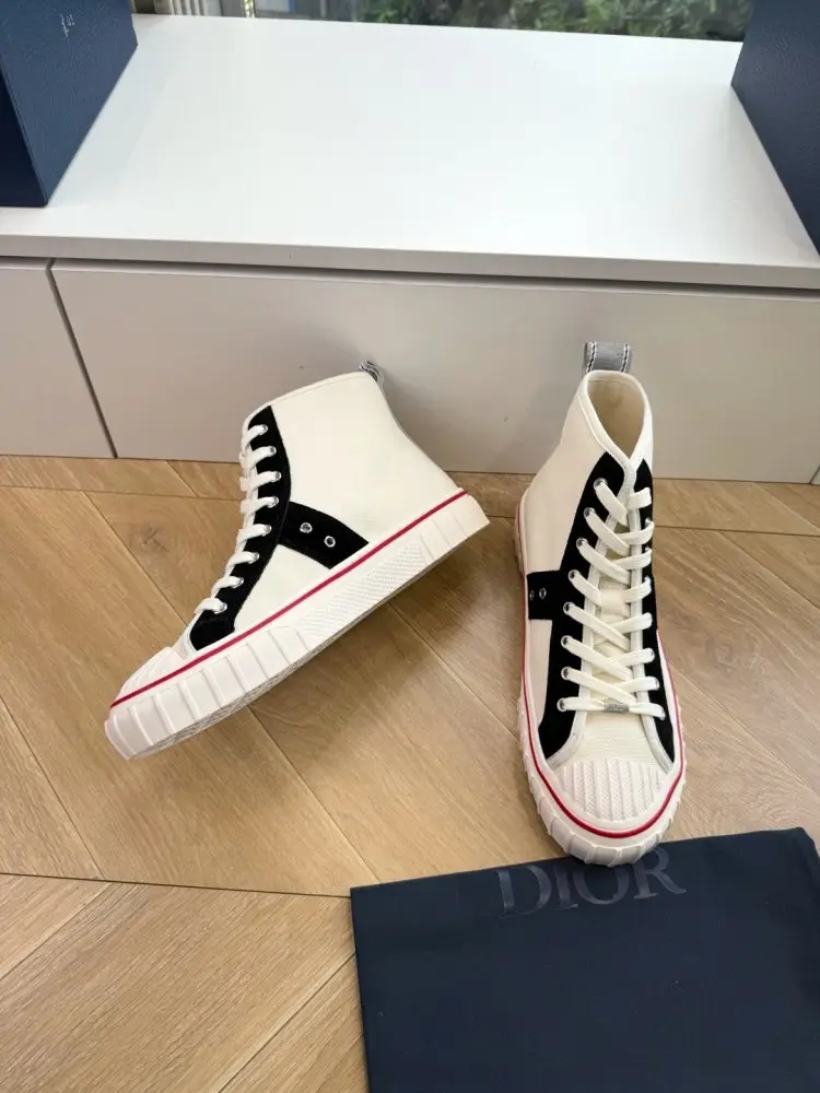 Christian Dior Shoes women's Dior Saltwind Sneakers — Photo 5
