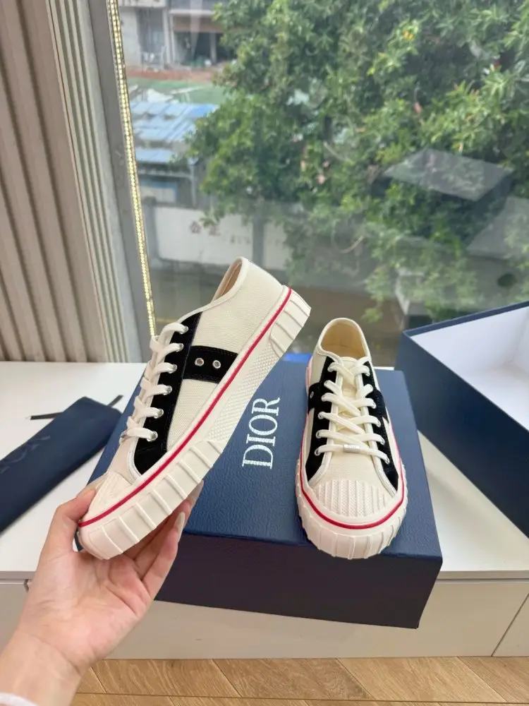 Christian Dior Shoes women's Dior Saltwind Sneakers — Photo 5