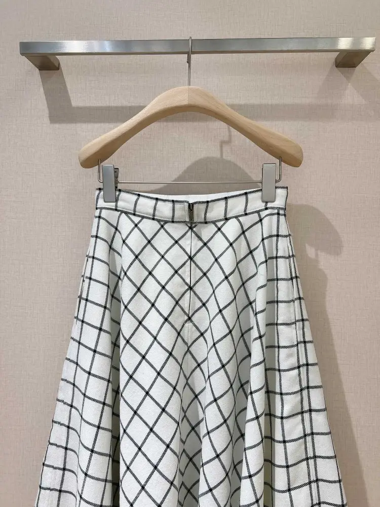 Christian Dior Skirt — Photo 5