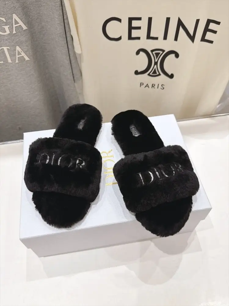 Christian Dior Шльопанці хутряні жіночі — Фото 2