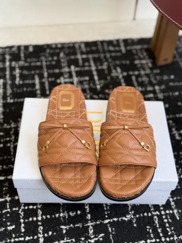 Christian Dior — Step-ins