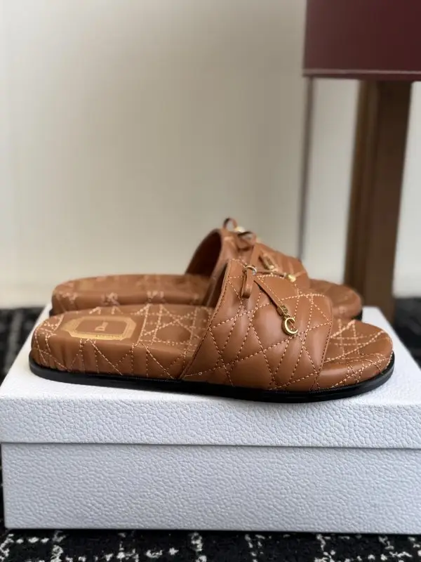 Christian Dior Шльопанці — Фото 2