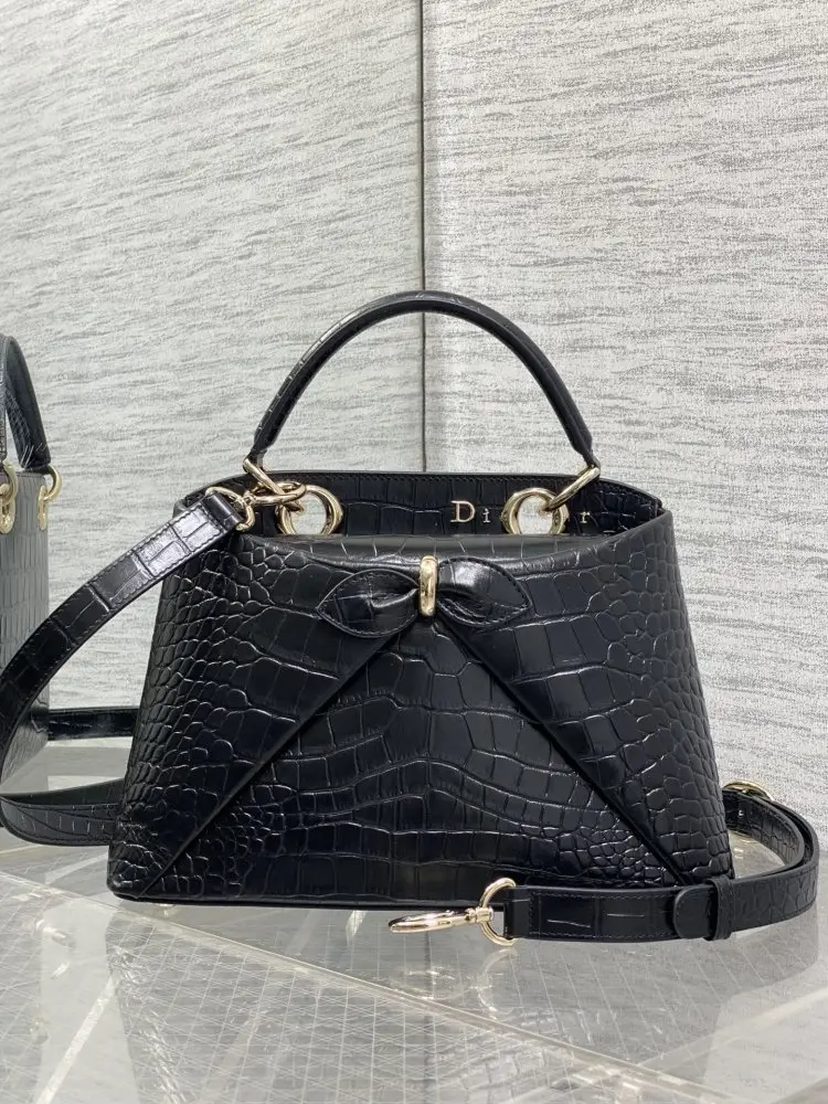 Christian Dior — Женская кожаная сумка Dior Cigale 28 см