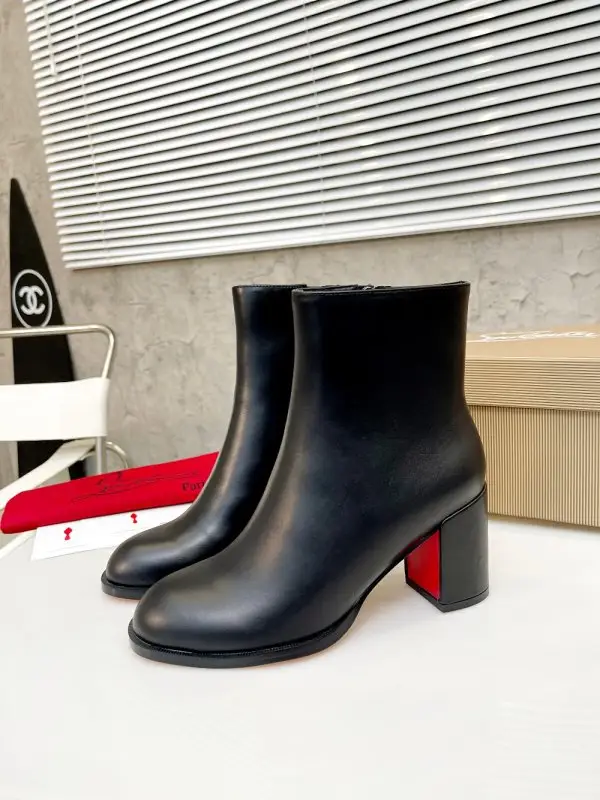 Christian Louboutin Ботильоны кожаные женские на высоком каблуке — Фото 3