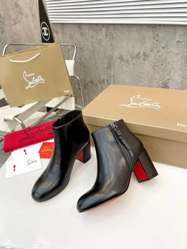 Christian Louboutin Ботильоны кожаные женские на высоком каблуке — Фото 4