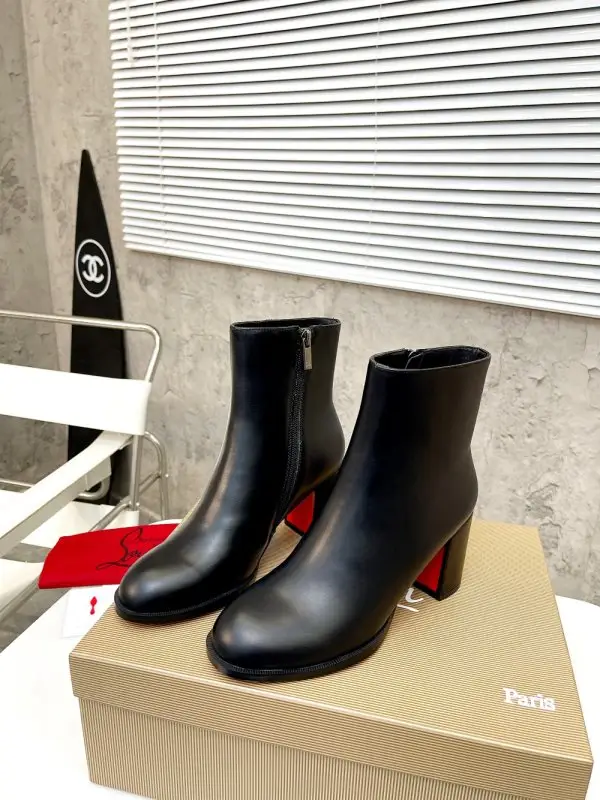 Christian Louboutin Ботильоны кожаные женские на высоком каблуке — Фото 5