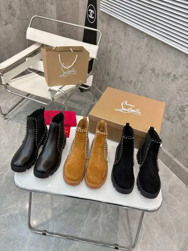Christian Louboutin Ботинки кожаные женские — Фото 2
