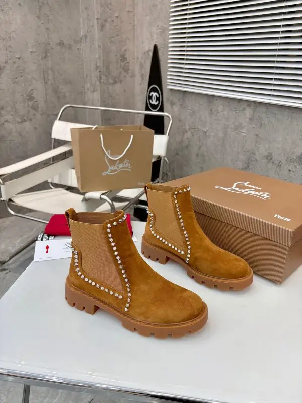 Christian Louboutin Ботинки кожаные женские — Фото 3