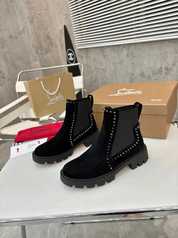 Christian Louboutin Ботинки кожаные женские — Фото 5