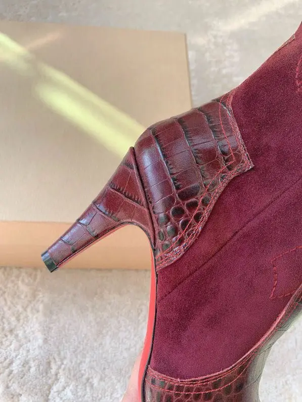 Christian Louboutin Кожаные женские сапоги на высоком каблуке — Фото 5