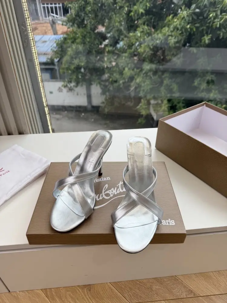 Christian Louboutin — Босоніжки