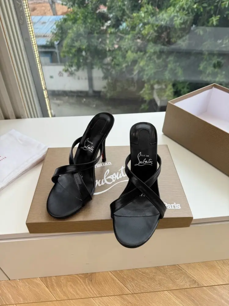 Christian Louboutin — Босоніжки