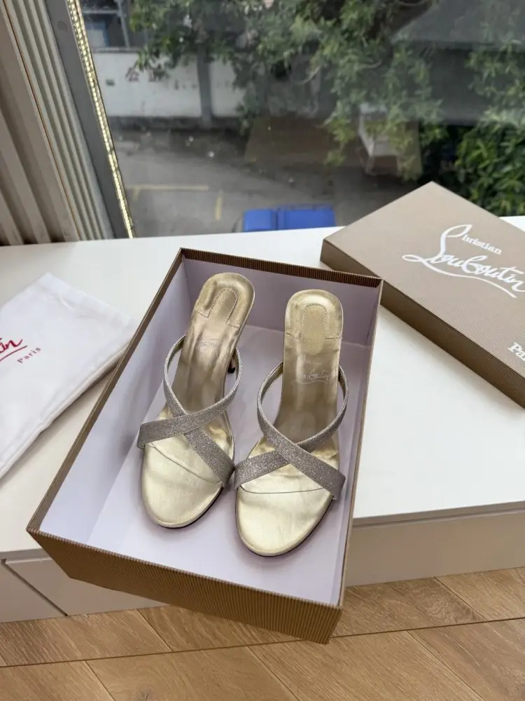 Christian Louboutin — Босоніжки